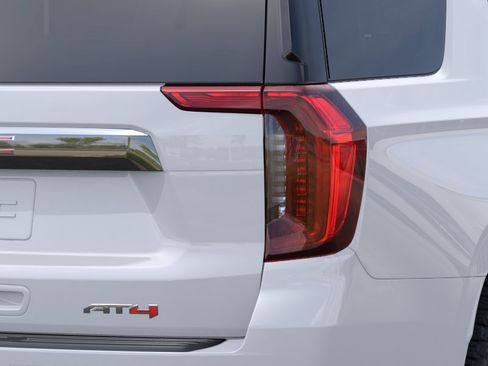 Used 2023 GMC Yukon AT4 AWD/4WD image 12
