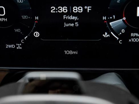 Used 2026 GMC Yukon XL Denali Ultimate AWD/4WD image 32