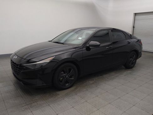 Used 2021 Hyundai Elantra SEL FWD image 2