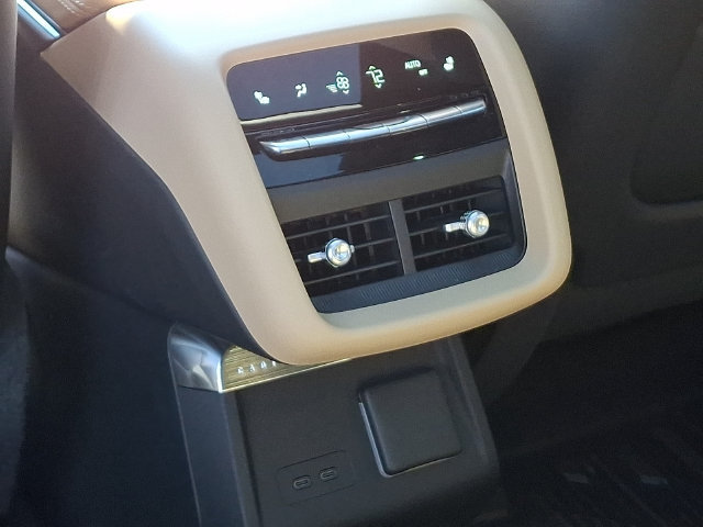Used 2026 Cadillac Lyriq Signature Luxury w/ Nappa Leather Package AWD/4WD image 18