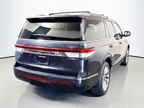 Used 2024 Lincoln Navigator Reserve AWD/4WD image 7