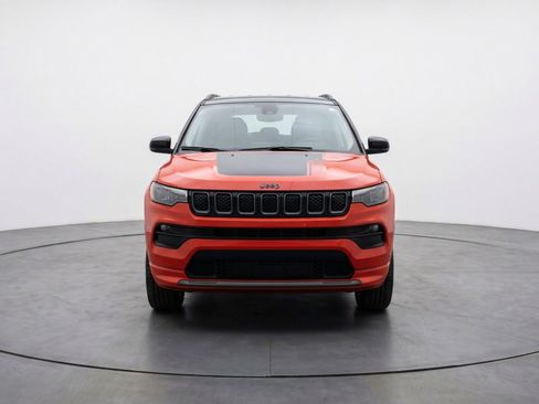 Used 2025 Jeep Compass Trailhawk image 2