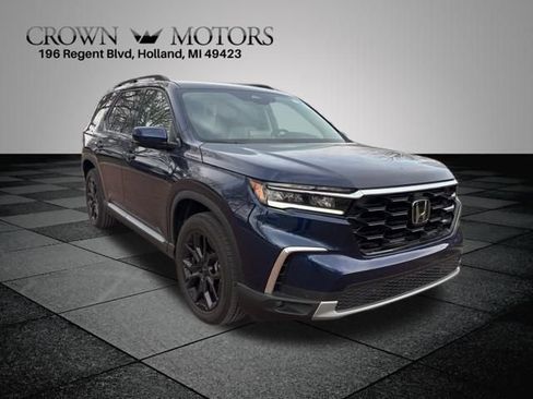 New 2025 Honda Pilot Touring image 1
