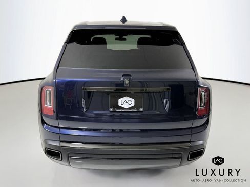 Used 2022 Rolls-Royce Cullinan Black Badge w/ Dark Exterior Package AWD/4WD image 7