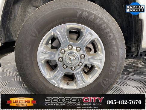 Used 2024 RAM 2500 Big Horn w/ Sport Appearance Package image 9