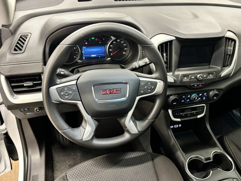 Used 2024 GMC Terrain SLE w/ Driver Convenience Package FWD image 14