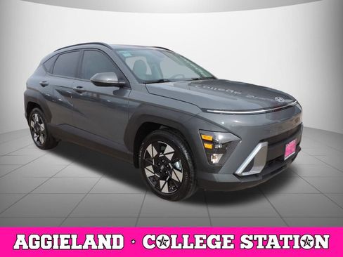 Used 2025 Hyundai Kona SEL image 3