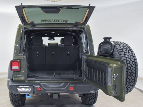Used 2024 Jeep Wrangler Unlimited AWD/4WD image 16