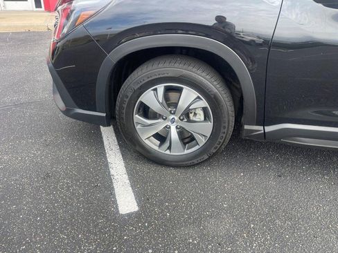 Used 2024 Subaru Ascent Premium w/ Convenience Package image 7