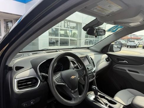 Certified 2020 Chevrolet Equinox LS w/ LS Convenience Package FWD image 7