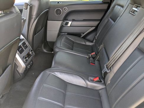 Used 2018 Land Rover Range Rover Sport HSE image 17