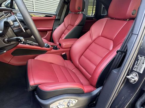 Certified 2026 Porsche Macan Turbo AWD/4WD image 5