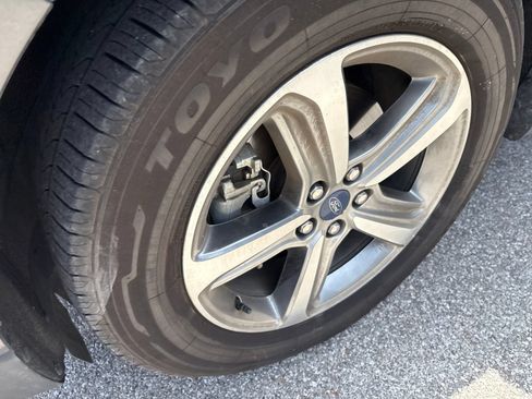 Used 2020 Ford Edge SEL w/ Convenience Package FWD image 3