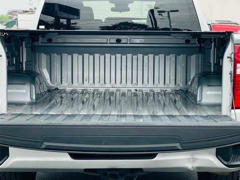 Used 2022 Chevrolet Silverado 1500 Custom RWD image 31