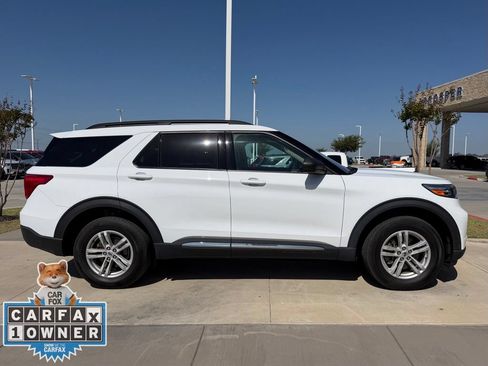 Used 2023 Ford Explorer XLT AWD/4WD image 19