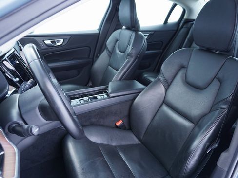 Used 2024 Volvo S60 B5 Plus image 11