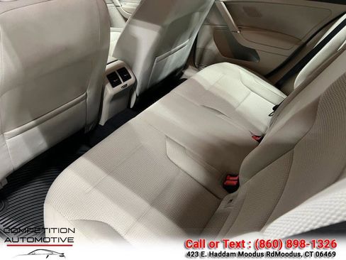 Used 2018 Volkswagen Golf S image 10