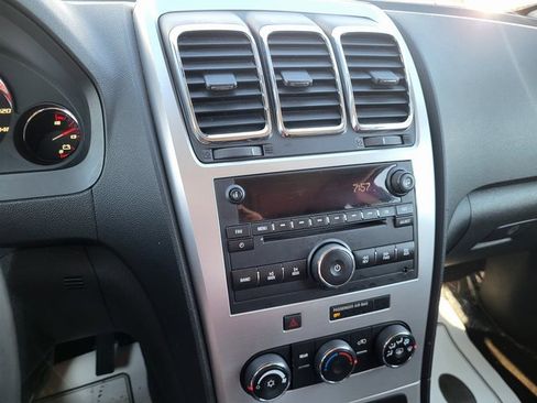 Used 2012 GMC Acadia SLE image 17