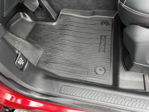 Used 2022 Ford Explorer XLT w/ Equipment Group 202A image 17