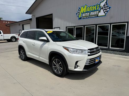 Used 2018 Toyota Highlander XLE AWD/4WD image 1