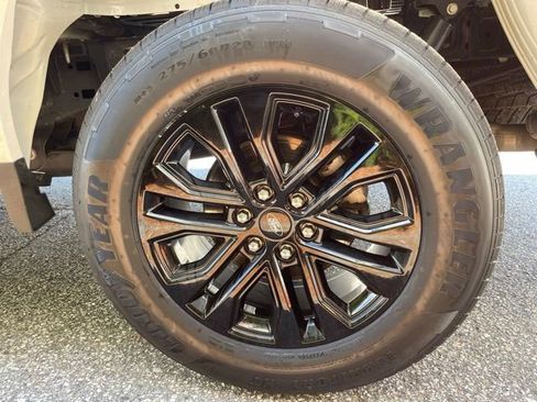 Certified 2024 Ford F150 Lariat AWD/4WD image 7