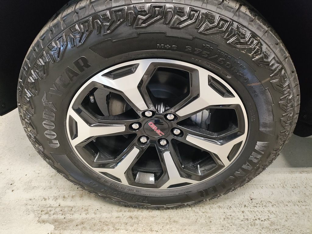 New 2026 GMC Yukon XL AT4 w/ AT4 Premium Plus Package AWD/4WD image 20