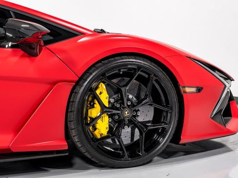 Used 2025 Lamborghini Revuelto image 44