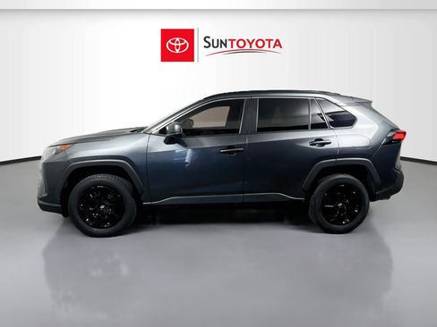 Used 2021 Toyota RAV4 LE FWD image 7