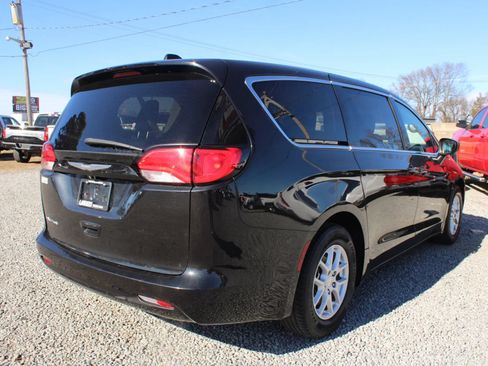 Used 2017 Chrysler Pacifica LX FWD image 8