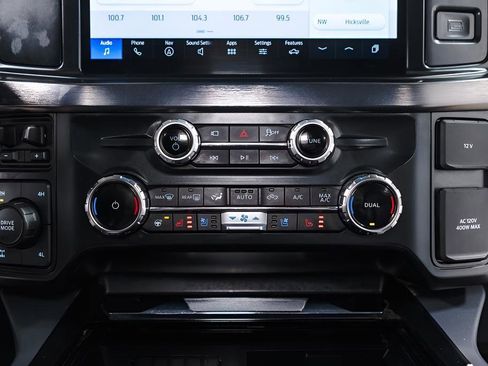 Used 2025 Ford F250 Lariat w/ Black Appearance Package image 15