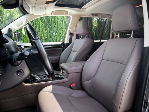 Used 2023 Lexus GX 460 Premium w/ Premium Package AWD/4WD image 16
