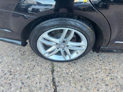 Used 2013 Mercedes-Benz C 300 Sport image 27