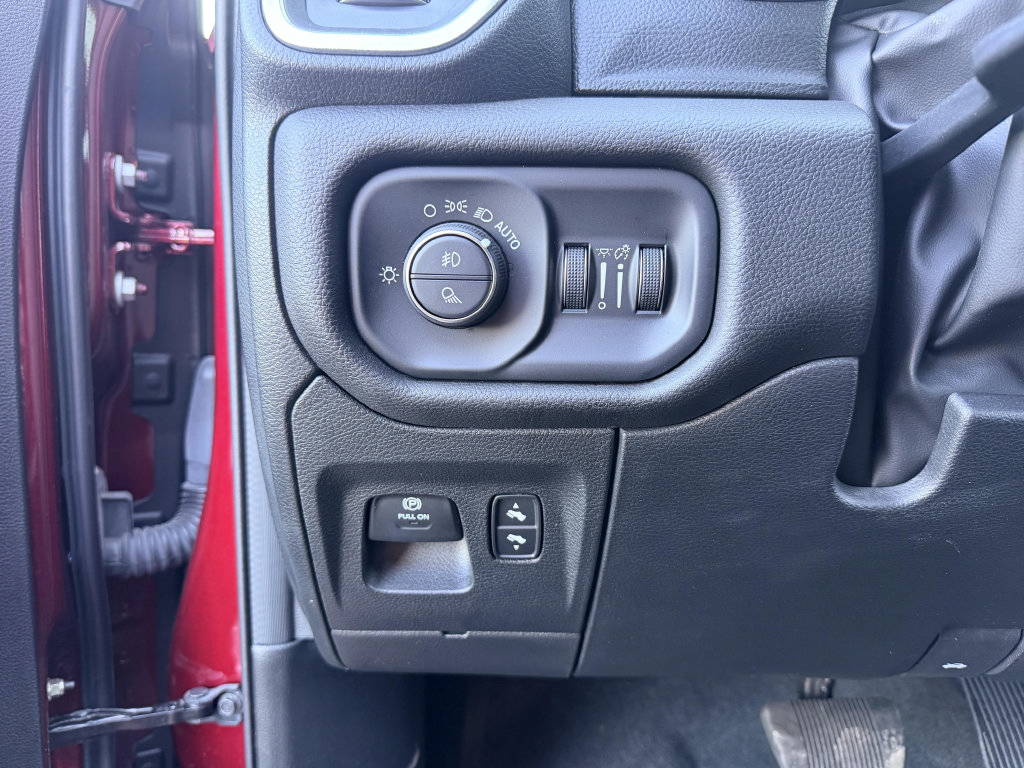 Used 2023 RAM 1500 Laramie AWD/4WD image 20