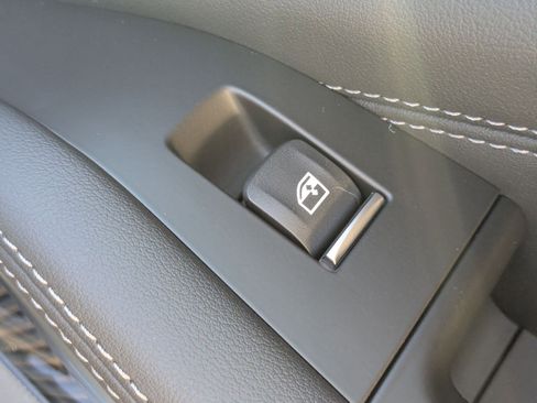 New 2026 BMW X5 M60i w/ Executive Package image 38