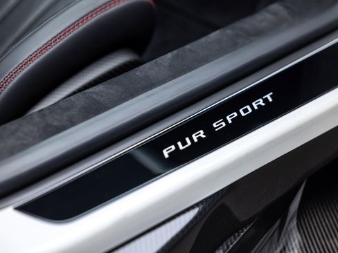 Used 2021 Bugatti Chiron Pur Sport image 41