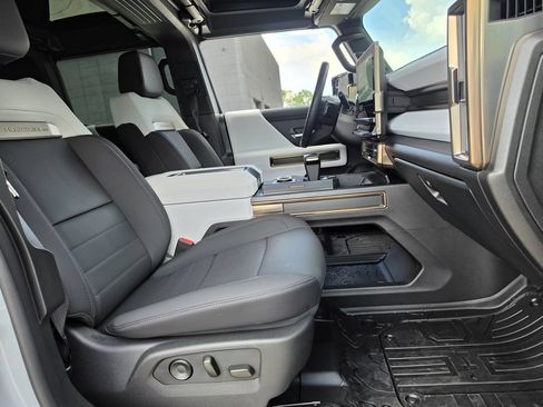 Used 2025 GMC Hummer EV 2X w/ LPO, Dark Essentials Package AWD/4WD image 35
