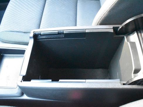 Used 2015 Toyota Camry LE FWD image 29