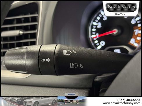 Used 2023 Jeep Renegade Latitude AWD/4WD image 22