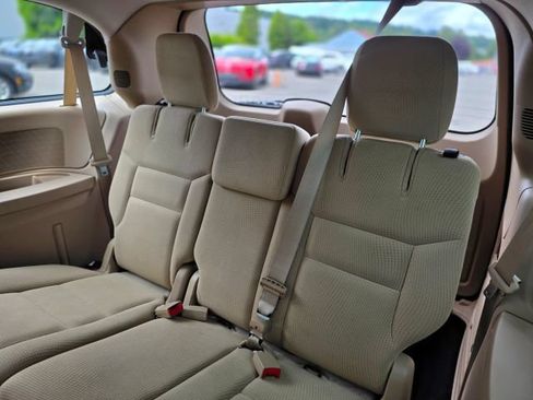 Used 2015 Dodge Grand Caravan American Value Package w/ UConnect Hands-Free Group FWD image 36