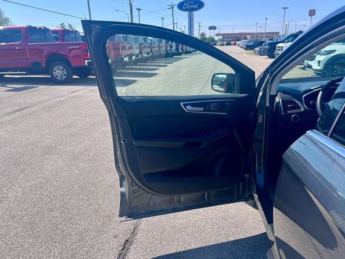 Used 2020 Ford Edge Titanium w/ Equipment Group 301A AWD/4WD image 11