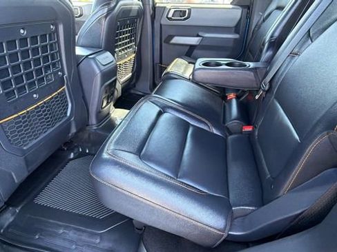 Used 2023 Ford Bronco Badlands w/ Sasquatch Package AWD/4WD image 16