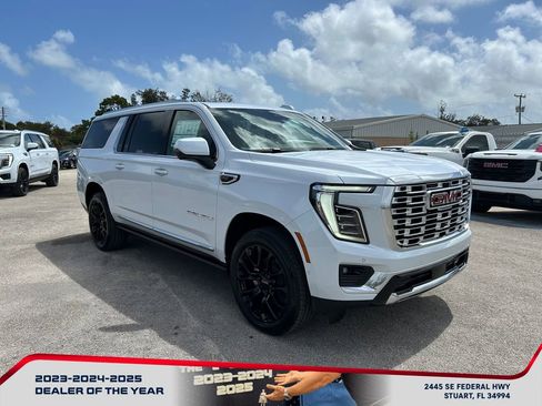 New 2026 GMC Yukon XL Denali w/ Denali Reserve Package image 2