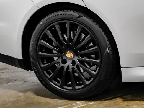 Used 2014 Porsche Panamera S image 34