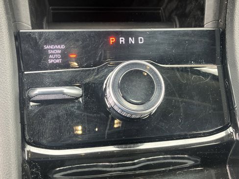 Used 2023 Jeep Grand Cherokee L Limited w/ Black Appearance Package image 31