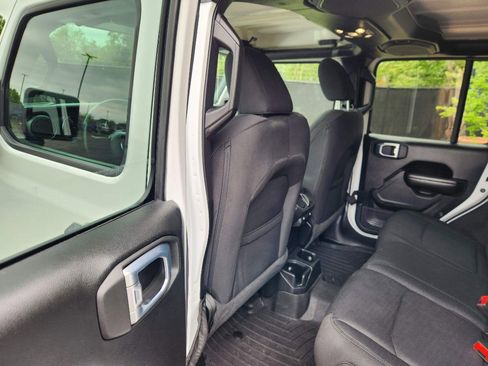 Used 2021 Jeep Wrangler Willys image 23