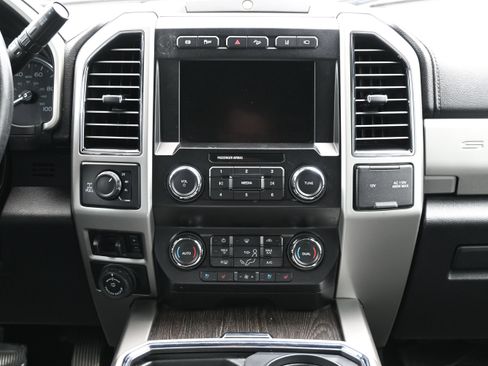 Used 2020 Ford F250 Lariat AWD/4WD image 17