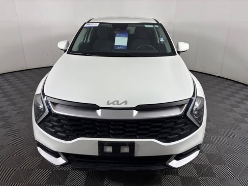 Used 2023 Kia Sportage LX image 2