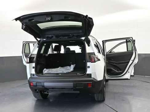 New 2026 Jeep Cherokee Overland image 72