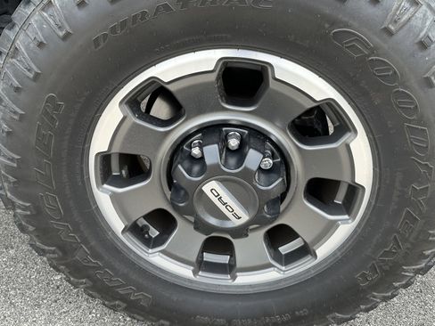 Used 2023 Ford F250 Lariat w/ Lariat Ultimate Package AWD/4WD image 13