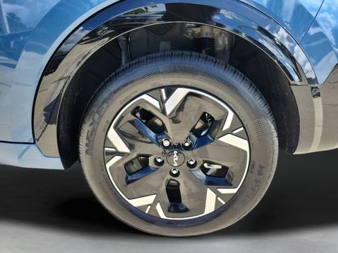 Certified 2026 Kia Niro Wind FWD image 30